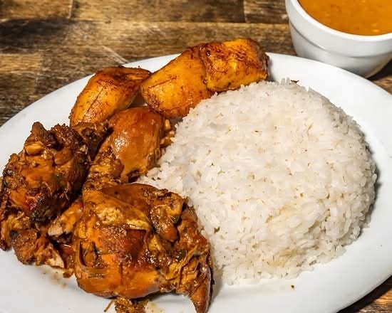 Pollo Guisado Lunch.