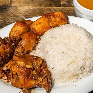 Pollo Guisado Lunch