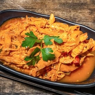 Ropa Vieja De Pollo Lunch