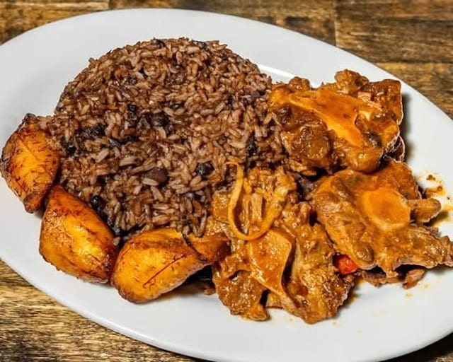Rabo Guisado Lunch.