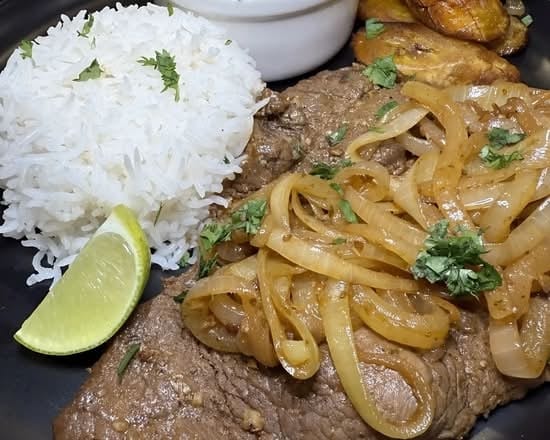 Steak with Onions/Bistec Palomilla.