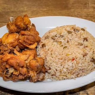 Chicharron De Pollo Con Hueso Lunch